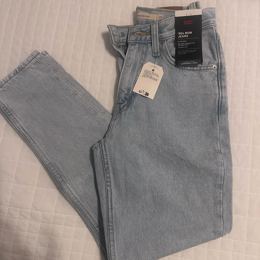 Levi's women’s  Light Blue Slim Straight Jeans